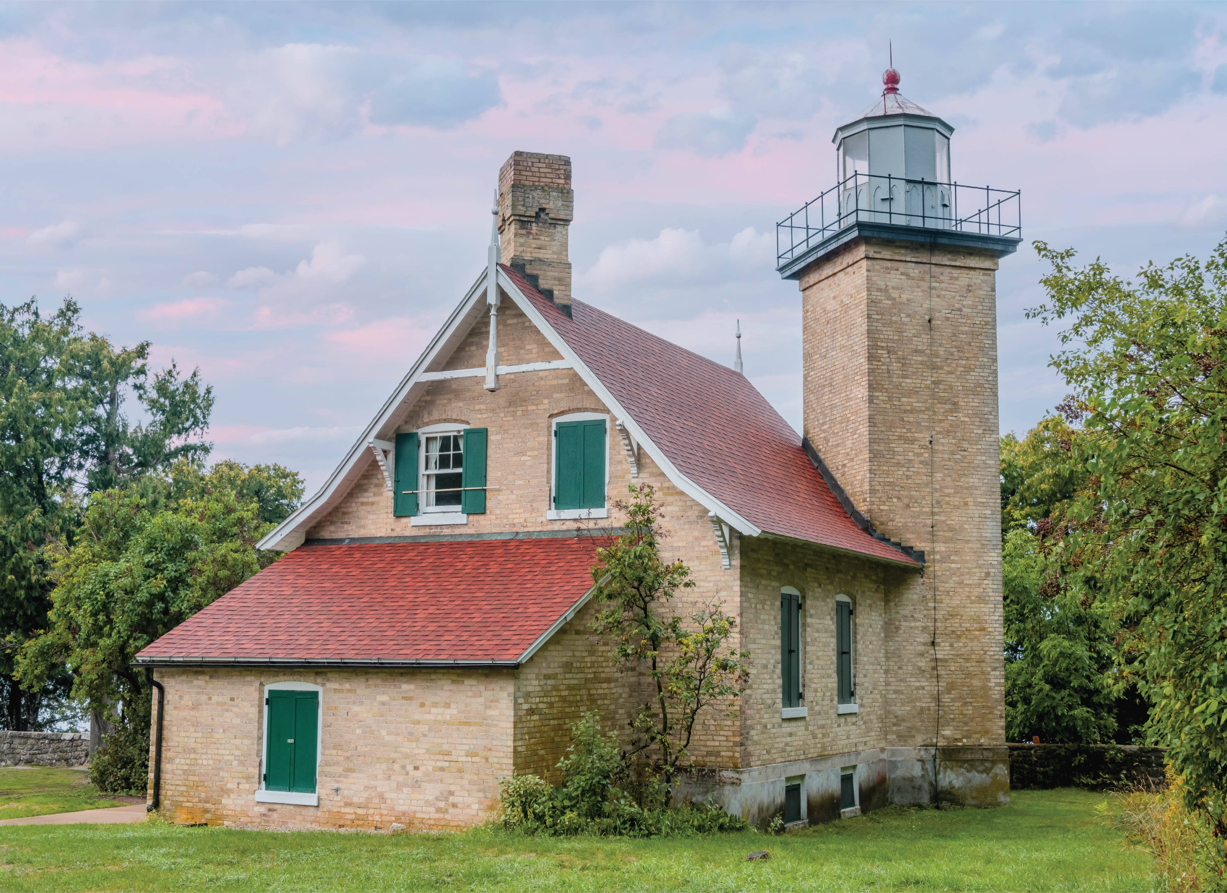 Image of Eagle Bluff Lighthouse - 1000 Pc. Door Cnty Wisconsin Puzzle